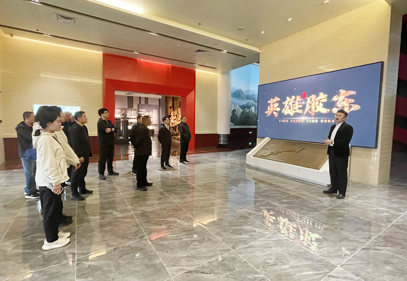 山東出版實(shí)業(yè)煙臺(tái)分公司黨支部開(kāi)展 “傳承紅色基因，積蓄?yuàn)^進(jìn)力量”主題黨日活動(dòng)